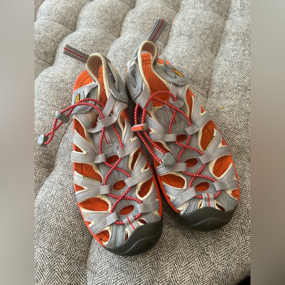 Keen Whisper sport sandals- size 8.5